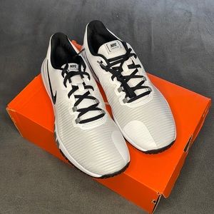 Brand new pair of Nike flex control tr4 white silver and black size 12